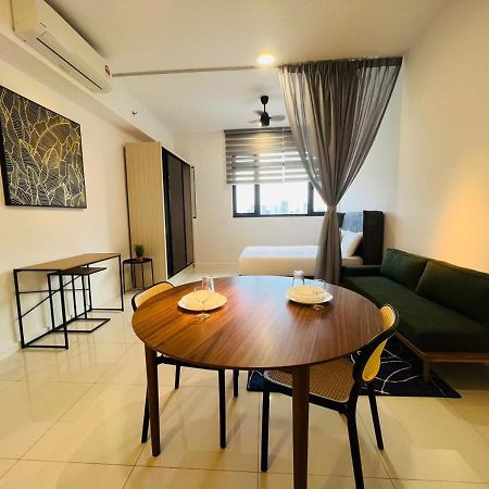 Chambers Serviced Suites Klcc By Cozy Stay Kuala Lumpur Exterior photo